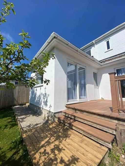 Dingley Dell - Superb Location For Truro In Private Accommodation Perranwell Exterior photo