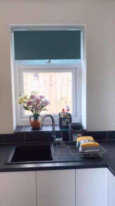Dingley Dell - Superb Location For Truro In Private Accommodation Perranwell Exterior photo
